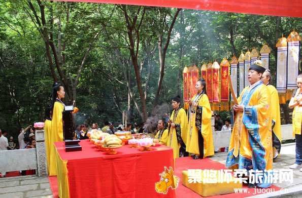 清明节期间北京怀柔云梦仙境景区举办祭祖祭祀大典