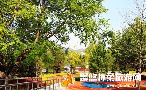 雁栖湖为游客提供优质的人性化服务，推动无障碍旅游