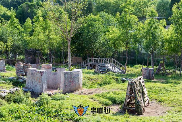 怀柔不光是吃吃喝喝,还有一个20000平米的彩弹射击场能嗨玩夏天