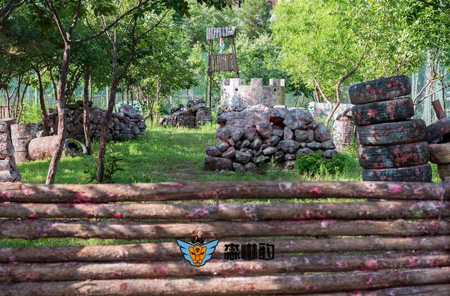 怀柔不光是吃吃喝喝,还有一个20000平米的彩弹射击场能嗨玩夏天