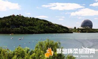 十一黄金周雁栖湖景区特推出“第十八届雁栖湖金秋游园会”活动