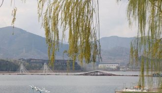 早春的雁栖湖